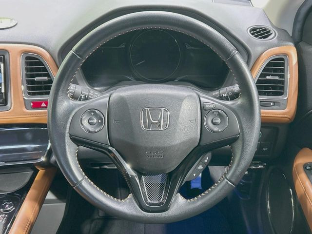 �y�����v�����X�e�A�����O�z�㎿�Ȋv���g�p���邱�ƂŁA��ɂ����������݂ƂĂ��^�]���₷���n���h���ł���