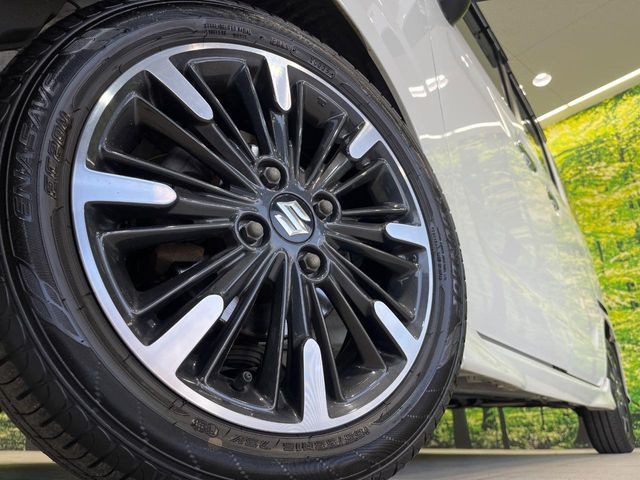 �y����15�C���`�A���~�z�C�[���z�O�ςɃ}�b�`���������A���~�z�C�[���𑕒����Ă���܂��B�e��ЊO�A���~�z�C�[����A�X�^�b�h���X�^�C�����戵�����Ă���܂��B���񂲑��k����������