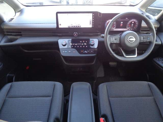 セレナ1.4 e-4ORCE ハイウェイスターV 4WD