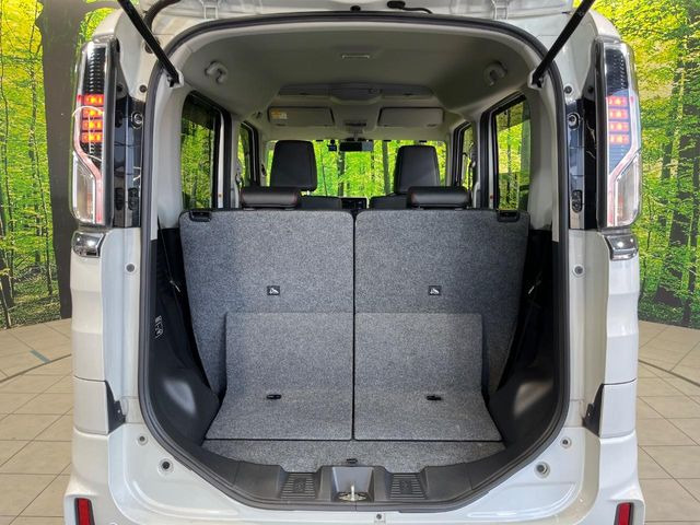 ���i�̂���������ʋ΁A���}���ɏ\���ȉ׎��X�y�[�X���m�ۂ��Ă���܂��B�Z�J���h�V�[�g��|���ƁA�傫�ȉו��̐ύڂ��\�ł���