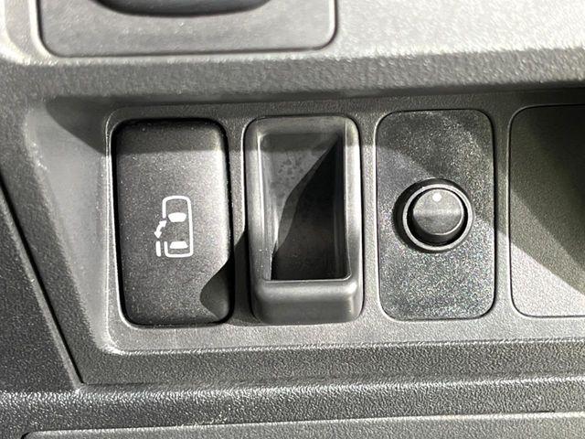 �y�p���[�X���C�h�h�A�z�X�}�[�g�L�[��^�]�Ȃ̃X�C�b�`�ŃX���C�h�h�A�̊J���\���d��������͂����ăh�A���J����K�v�������A���������q�l�ł��A�d���ו��������Ă��鎞�����N�ɊJ���߂ł��܂���