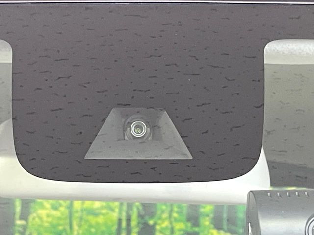 �y�C���e���W�F���g�G�}�[�W�F���V�[�u���[�L�z�t�����g�J�����őO���̎ԗ�����s�҂����m�B�Փ˂������Ȏ��͏Փ˔�Q�y���u���[�L���쓮�A�Փˉ�����T�|�[�g�B�����S�Ƀh���C�u�����y���݂��������܂��B