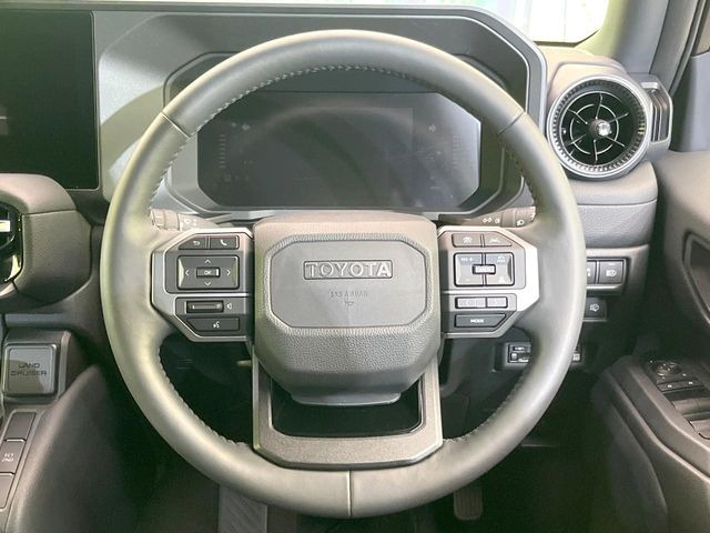 �y�����v�����X�e�A�����O�z�㎿�Ȋv���g�p���邱�ƂŁA��ɂ����������݂ƂĂ��^�]���₷���n���h���ł���