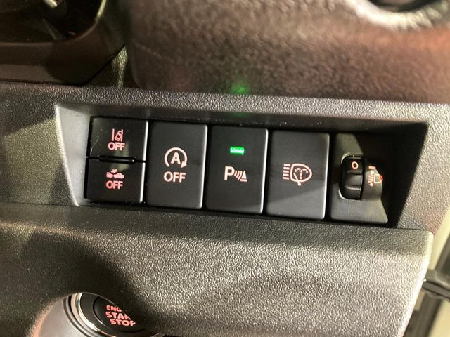 【クリアランスソナー】バンパーに付いたセンサーが障害物を検知!一定の距離に近づくとアラートで教えてくれます♪狭い駐車スペースや車庫入れ時も安心ですね☆