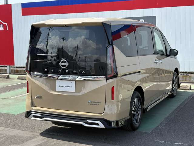 セレナ1.4 e-4ORCE ハイウェイスターV 4WD