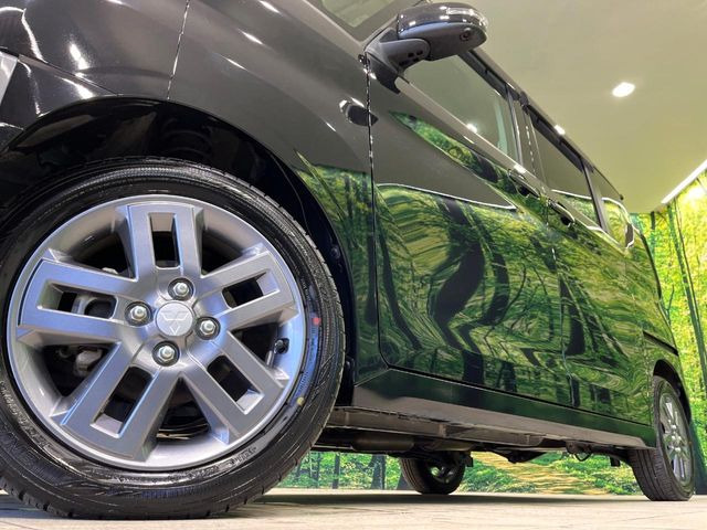 �y����15�C���`�A���~�z�C�[���z�O�ςɃ}�b�`���������A���~�z�C�[���𑕒����Ă���܂��B�e��ЊO�A���~�z�C�[����A�X�^�b�h���X�^�C�����戵�����Ă���܂��B���񂲑��k����������