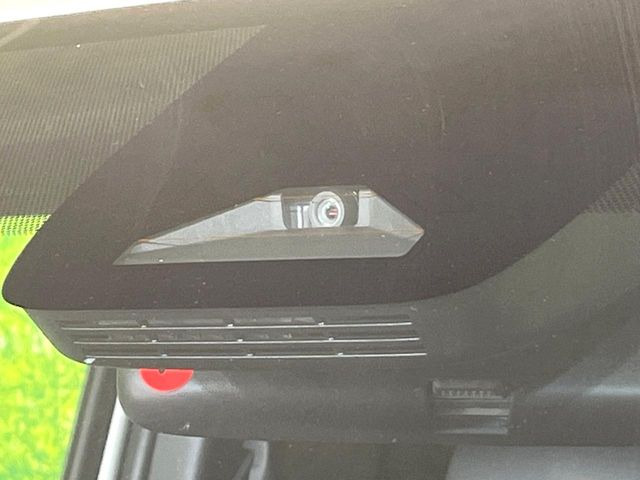 �y�g���^�Z�[�t�e�B�Z���X�z���s���ɑO���̎ԗ�����F�����A�Փ˂������Ȏ��͌x��ƃu���[�L�ŏՓˉ���Ɣ�Q�y�����A�V�X�g�B�����S�Ƀh���C�u�����y���݂��������܂��B