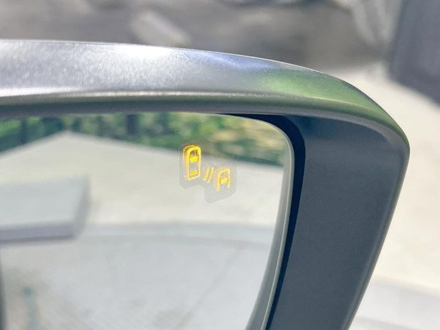 �y�u���C���h�X�|�b�g���j�^�����O�z���s���A�h�A�~���[�̎��p�ɂȂ�₷���ӏ��Ɍ㑱�Ԃ��ڋ߂���ƃT�C�h�~���[�t�߂Ɍx����\���A�h���C�o�[�ɒ��ӊ��N�����Ă���܂��B