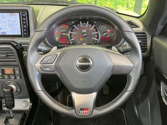 �y�����v�����X�e�A�����O�z�㎿�Ȋv���g�p���邱�ƂŁA��ɂ����������݂ƂĂ��^�]���₷���n���h���ł���