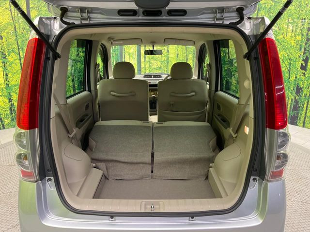 ���i�̂���������ʋ΁A���}���ɏ\���ȉ׎��X�y�[�X���m�ۂ��Ă���܂��B�Z�J���h�V�[�g��|���ƁA�傫�ȉו��̐ύڂ��\�ł���