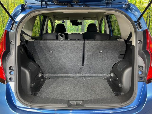 ���i�̂���������ʋ΁A���}���ɏ\���ȉ׎��X�y�[�X���m�ۂ��Ă���܂��B�Z�J���h�V�[�g��|���ƁA�傫�ȉו��̐ύڂ��\�ł���