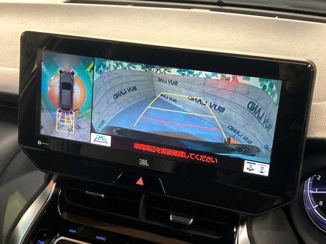 【パノラミックビューモニター】専用のカメラにより、上から見下ろしたような視点で360度クルマの周囲を確認することができます☆死角部分も確認しやすく、狭い場所での切り返しや駐車もスムーズに行えます。