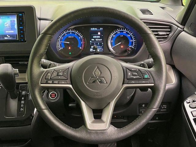 �y�����v�����X�e�A�����O�z�㎿�Ȋv���g�p���邱�ƂŁA��ɂ����������݂ƂĂ��^�]���₷���n���h���ł���