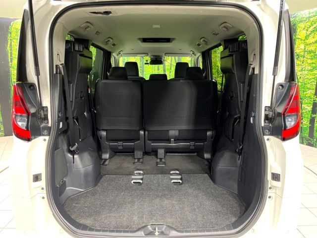 ���i�̂���������ʋ΁A���}���ɏ\���ȉ׎��X�y�[�X���m�ۂ��Ă���܂��B�Z�J���h�V�[�g��|���ƁA�傫�ȉו��̐ύڂ��\�ł���