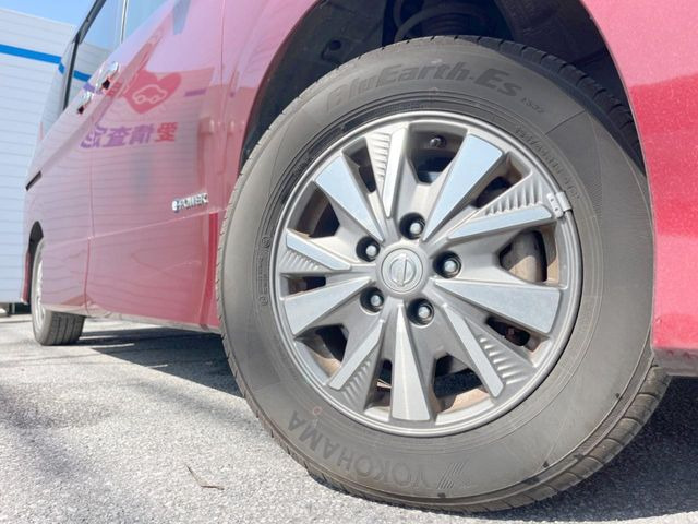 �y����15�C���`�A���~�z�C�[���z�O�ςɃ}�b�`���������A���~�z�C�[���𑕒����Ă���܂��B�e��ЊO�A���~�z�C�[����A�X�^�b�h���X�^�C�����戵�����Ă���܂��B���񂲑��k����������