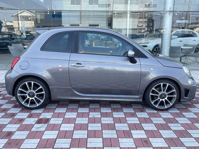 �������t�т̕ۏ؂̑��A���S�̍Œ�3�N�E���s�������ۏ�(�L��)�����p�ӁB�A���Ԃ����S���Ă��y���݂���������l�A�ۏؓ��e���[���͂������A�����_��&�I�C�������⃍�[�h�T�[�r�X���t�т��Ă���܂��B