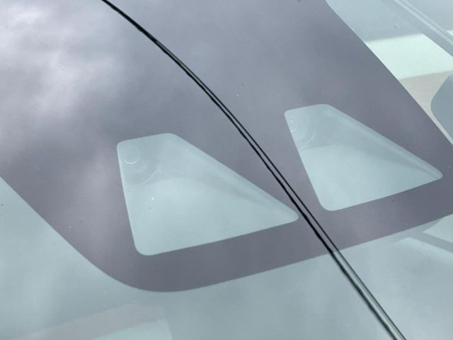 �y�g���^�Z�[�t�e�B�Z���X�z���s���ɑO���̎ԗ�����F�����A�Փ˂������Ȏ��͌x��ƃu���[�L�ŏՓˉ���Ɣ�Q�y�����A�V�X�g�B�����S�Ƀh���C�u�����y���݂��������܂��B