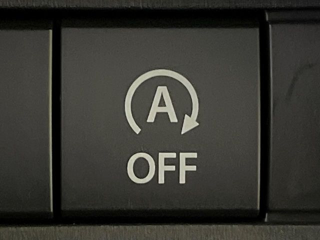 �y�A�C�h�����O�X�g�b�v�z�ԐM����a�؂Œ�Ԃ����ۂɃG���W�����~���A���ʂȔR���̏����}���܂��B�R��������ی�ɂȂ���@�\��G���W���̓u���[�L�𗣂��΍Ďn�����܂��B