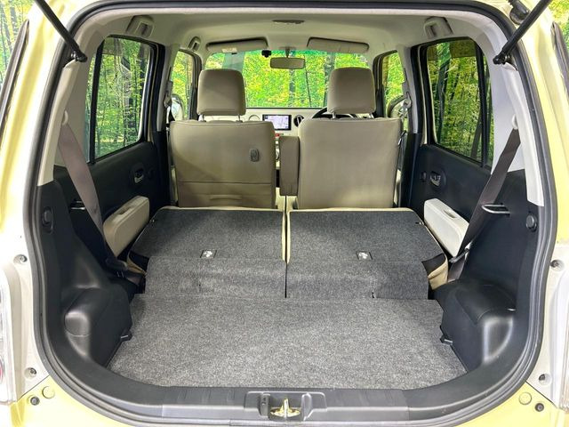 ���i�̂���������ʋ΁A���}���ɏ\���ȉ׎��X�y�[�X���m�ۂ��Ă���܂��B�Z�J���h�V�[�g��|���ƁA�傫�ȉו��̐ύڂ��\�ł���