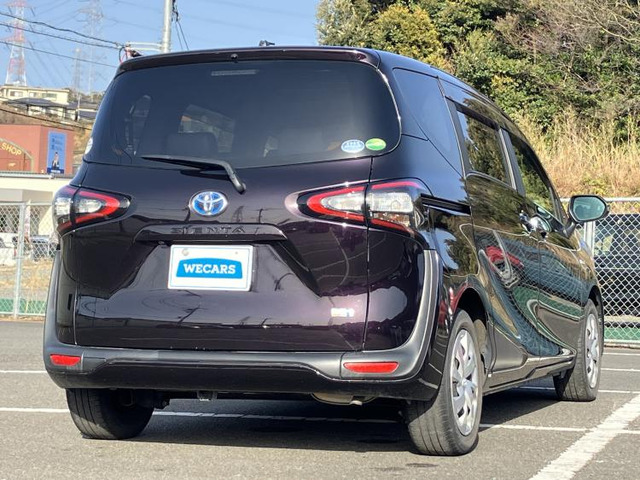 シエンタハイブリッド 1.5 G クエロ