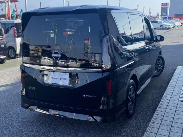 セレナ1.4 e-POWER ハイウェイスターV