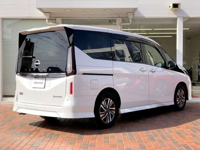 セレナ1.4 e-POWER ハイウェイスターV