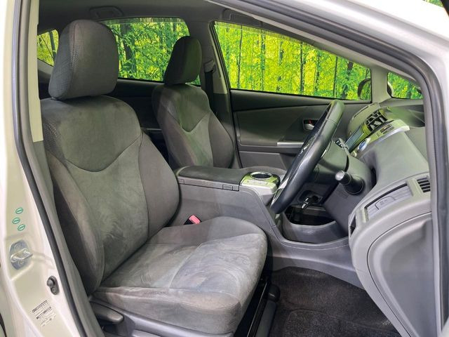 運転席シート廻りは使用感も少なく、良好な状態となっています。丁寧に使われていたことがよくわかりますね。