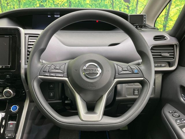 �y�X�e�A�����O�X�C�b�`�z�^�]���A�O������ڐ������炷���ƂȂ��A�I�[�f�B�I���̑��삪�\�ȕ֗��@�\!���S&���K�ȃh���C�u�����o���Ă���܂���