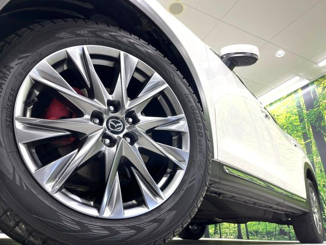 �y����19�C���`�A���~�z�C�[���z�O�ςɃ}�b�`���������A���~�z�C�[���𑕒����Ă���܂��B�e��ЊO�A���~�z�C�[����A�X�^�b�h���X�^�C�����戵�����Ă���܂��B���񂲑��k����������