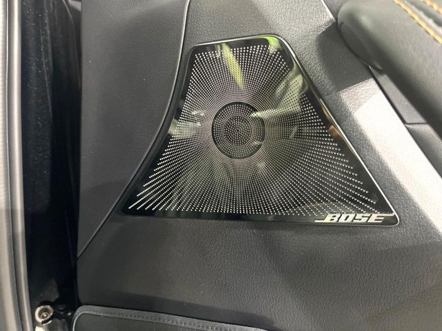 �yBOSE�T�E���h�V�X�e���z���[�J�[�I�v�V�����̍��i�ʃT�E���h�V�X�e���𓋍ځB��p�̃`���[�j���O���{���ꂽ�召�l�X�ȃX�s�[�J�[����ǎ��ȃT�E���h���t�ł��A�Տꊴ���ӂ�鉹����Ԃ����o���܂��B