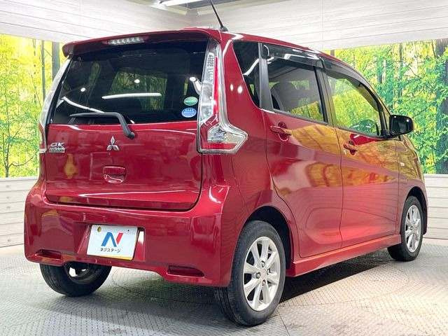 ��D�]�𒸂��Ă���܂��{�f�B�̒e�X�v���b�V���R�[�g���D�]��t���B�ʏ�̃K���X�R�[�g�ƈقȂ�A�ϋv�N��6�N�̖��@���K���X�R�[�e�B���O���A�{�f�B���L���C�ȏ�Ԃɕۂ��Ă���܂��B