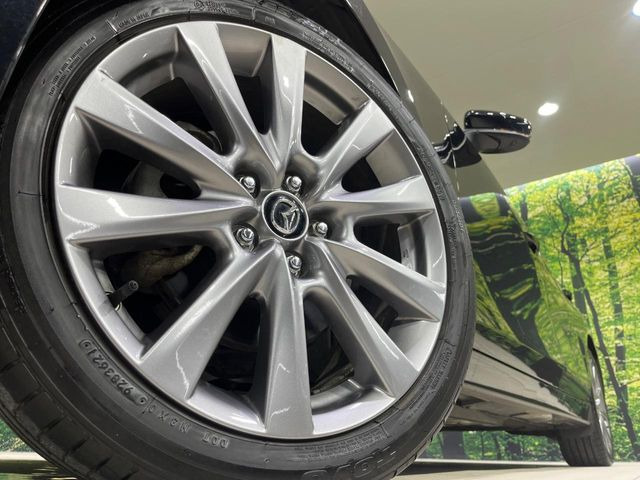 �y����18�C���`�A���~�z�C�[���z�O�ςɃ}�b�`���������A���~�z�C�[���𑕒����Ă���܂��B�e��ЊO�A���~�z�C�[����A�X�^�b�h���X�^�C�����戵�����Ă���܂��B���񂲑��k����������