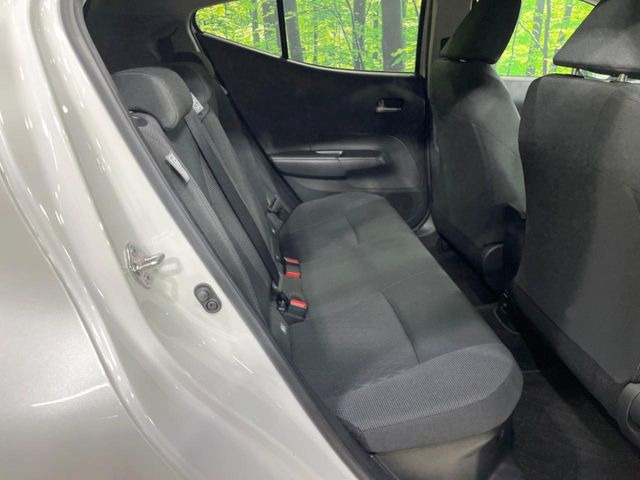 �R���p�N�g�J�[�ł����A�Z�J���h�V�[�g�͏\���ȍL����������K�ɂ���肢�������܂���V�[�g��|���đ傫�ȉו���ς񂾂�ƁA�p�r�̕����L��1��ł��B