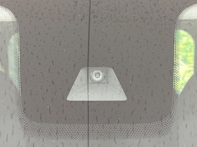 �y�C���e���W�F���g�G�}�[�W�F���V�[�u���[�L�z�t�����g�J�����őO���̎ԗ�����s�҂����m�B�Փ˂������Ȏ��͏Փ˔�Q�y���u���[�L���쓮�A�Փˉ�����T�|�[�g�B�����S�Ƀh���C�u�����y���݂��������܂��B