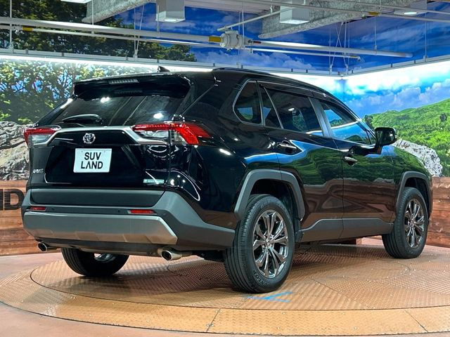 ☆全国のネクステージからお取り寄せが可能※!遠方の店舗に展示してあるクルマが気になる場合も、最寄りの店舗でご覧いただくことが可能です!是非私たちに要望をお聞かせください!※別途費用