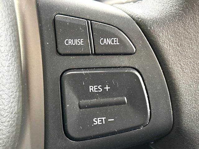 �y�N���[�Y�R���g���[���z�������H�����N���N���s�B�A�N�Z���𗣂��Ă���葬�x�ő��s���ł��A�������^�]���̕��S���y��!�����E�������ȒP�ȃX�C�b�`����Œ����ł��܂��B