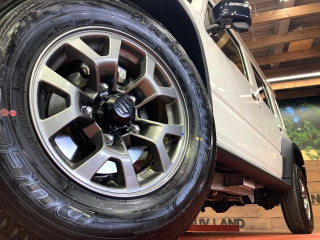 【純正15インチアルミホイール】外観にマッチした純正アルミホイールを装着しております。各種社外アルミホイールや、スタッドレスタイヤも取扱いしております。是非ご相談ください♪