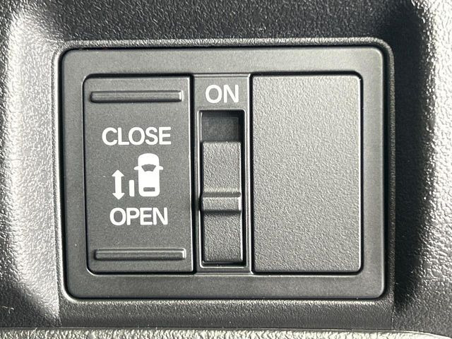 �y�p���[�X���C�h�h�A�z�X�}�[�g�L�[��^�]�Ȃ̃X�C�b�`�ŃX���C�h�h�A�̊J���\���d��������͂����ăh�A���J����K�v�������A���������q�l�ł��A�d���ו��������Ă��鎞�����N�ɊJ���߂ł��܂���