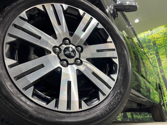 �y����18�C���`�A���~�z�C�[���z�O�ςɃ}�b�`���������A���~�z�C�[���𑕒����Ă���܂��B�e��ЊO�A���~�z�C�[����A�X�^�b�h���X�^�C�����戵�����Ă���܂��B���񂲑��k����������