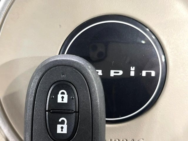 �y�L�[���X�X�^�[�g�V�X�e���z�J�o����|�P�b�g�ɓ��ꂽ�܂܂ł��h�A�̎{���E�������\�ȃX�}�[�g�L�[�𑕔��B�G���W���̃I���E�I�t�����J�M�����o���K�v����������Ƃ��Ă��֗��ł���