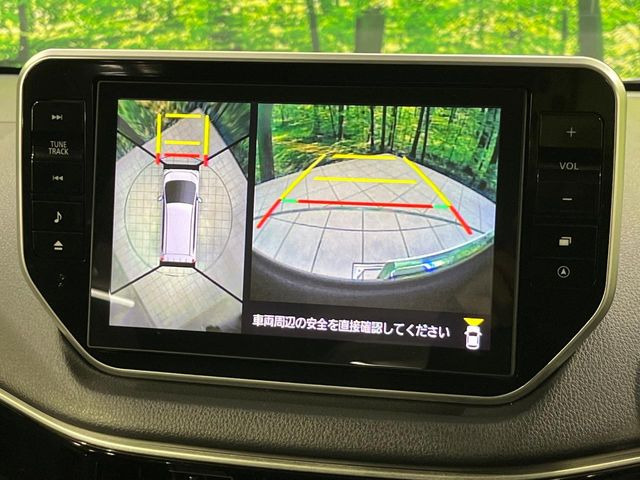 �y�}���`�e���C�����j�^�[�z�Ԃ̃t�����g��T�C�h�̃J�����摜�𓯎��Ƀ��j�^�[�\�����邱�ƂŁA���H�⋷�����𑖍s���ł����͂̏󋵊m�F���ł����S!�{�iSUV�ɂ��ꂵ�������ł���