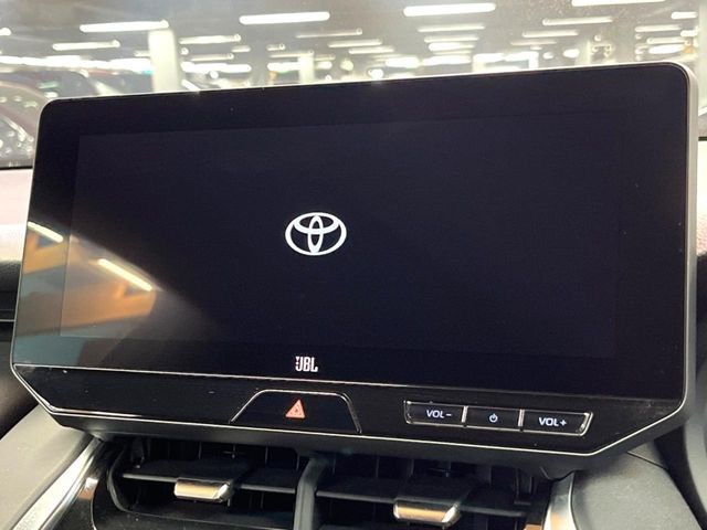 【12.3インチワイドナビ】高級感とインパクトのある大型ワイドナビを装備。各種オーディオ操作はもちろん、横長ワイド画面でのマップ2分割表示など、利便性も高いナビです♪