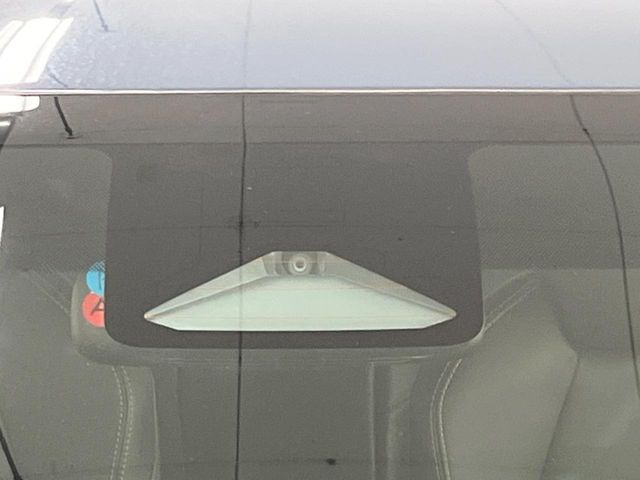 �y�g���^�Z�[�t�e�B�Z���X�z���s���ɑO���̎ԗ�����F�����A�Փ˂������Ȏ��͌x��ƃu���[�L�ŏՓˉ���Ɣ�Q�y�����A�V�X�g�B�����S�Ƀh���C�u�����y���݂��������܂��B