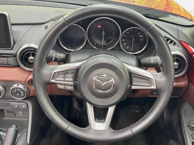 �y�����v�����X�e�A�����O�z�㎿�Ȋv���g�p���邱�ƂŁA��ɂ����������݂ƂĂ��^�]���₷���n���h���ł���