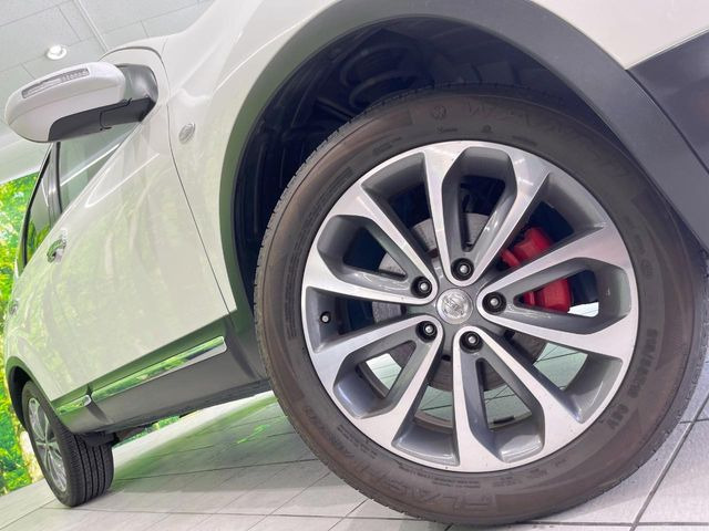 �y����18�C���`�A���~�z�C�[���z�O�ςɃ}�b�`���������A���~�z�C�[���𑕒����Ă���܂��B�e��ЊO�A���~�z�C�[����A�X�^�b�h���X�^�C�����戵�����Ă���܂��B���񂲑��k����������