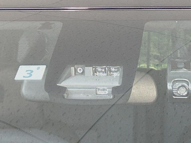 �y�g���^�Z�[�t�e�B�Z���X�z���s���ɑO���̎ԗ�����F�����A�Փ˂������Ȏ��͌x��ƃu���[�L�ŏՓˉ���Ɣ�Q�y�����A�V�X�g�B�����S�Ƀh���C�u�����y���݂��������܂��B