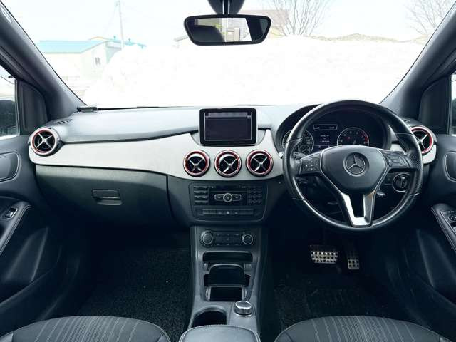 �����[���ɂ��s���Ȃ��q�l�ł��܂��́A�����k���҂����Ă���܂���wNEODrive�x����TEL011�]792�]0374