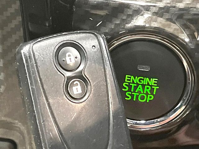 �y�X�}�[�g�L�[�z�J�o����|�P�b�g�ɓ��ꂽ�܂܂ł��h�A�̎{���E�������\�ȃX�}�[�g�L�[�𑕔��B�G���W���̃I���E�I�t�����J�M�����o���K�v����������Ƃ��Ă��֗��ł���