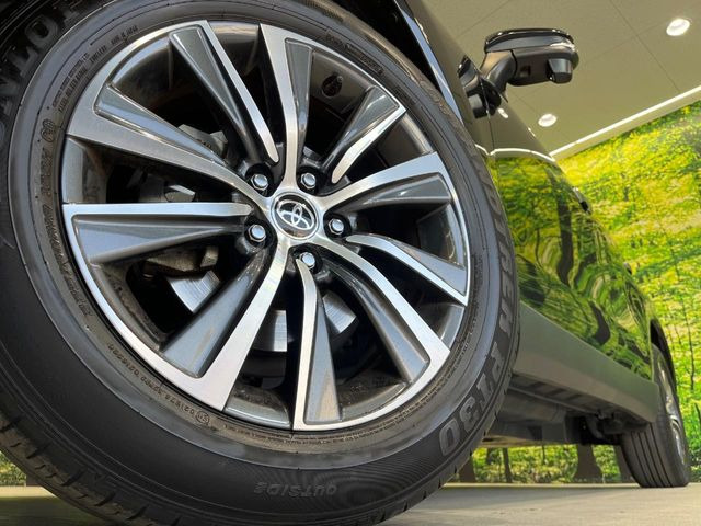 �y����18�C���`�A���~�z�C�[���z�O�ςɃ}�b�`���������A���~�z�C�[���𑕒����Ă���܂��B�e��ЊO�A���~�z�C�[����A�X�^�b�h���X�^�C�����戵�����Ă���܂��B���񂲑��k����������