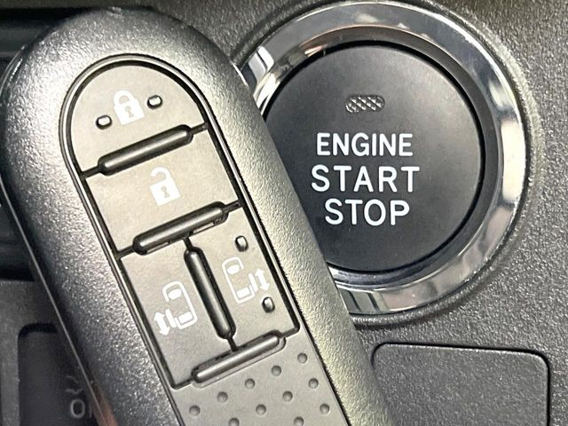 �y�L�[�t���[�V�X�e���z�J�o����|�P�b�g�ɓ��ꂽ�܂܂ł��h�A�̎{���E�������\�ȃX�}�[�g�L�[�𑕔��B�G���W���̃I���E�I�t�����J�M�����o���K�v����������Ƃ��Ă��֗��ł���